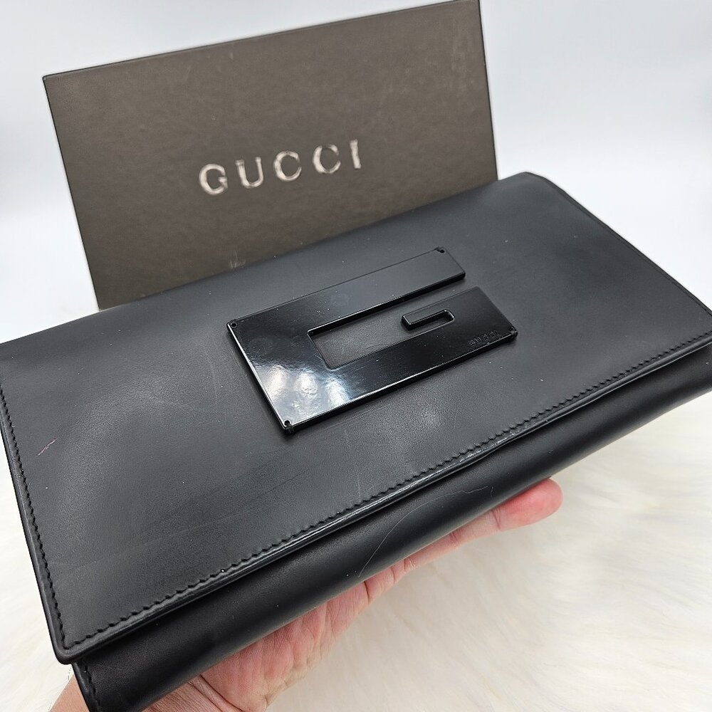 Gucci Black Leather Logo Clutch Wallet